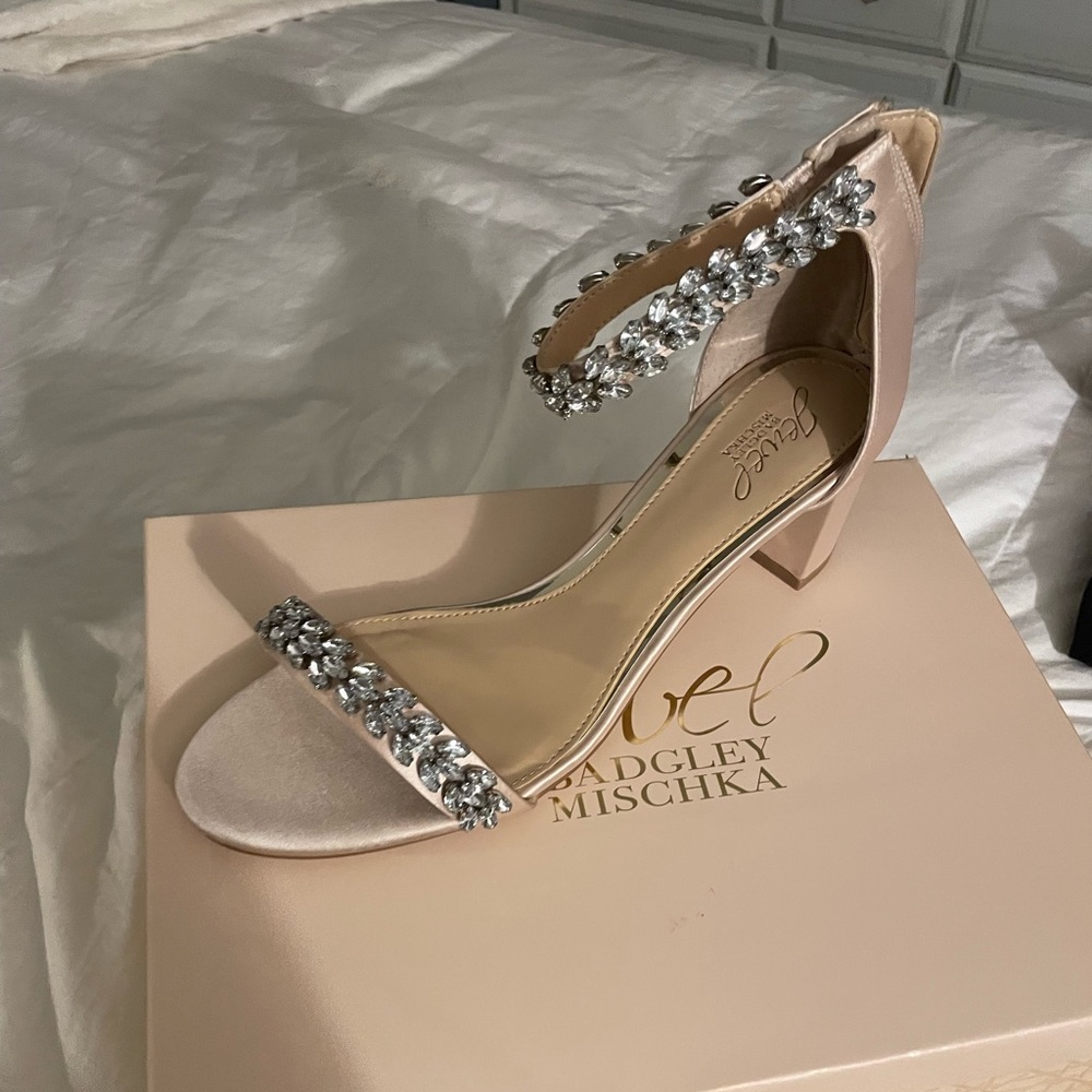 Jewel Badgley Mischka heels